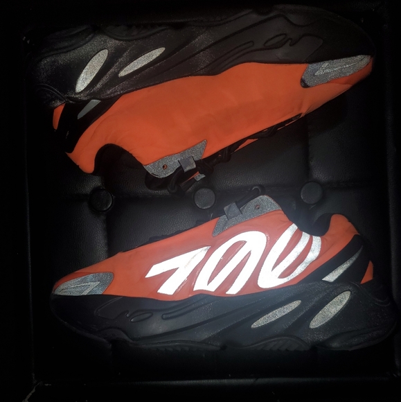 Yeezy 700 MNVN \